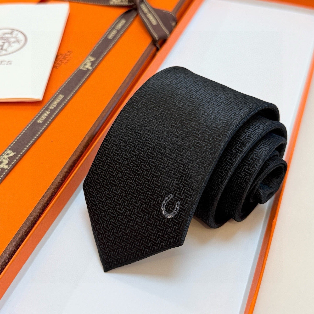 Hermès Style Men's H Logo Textured Silk Tie