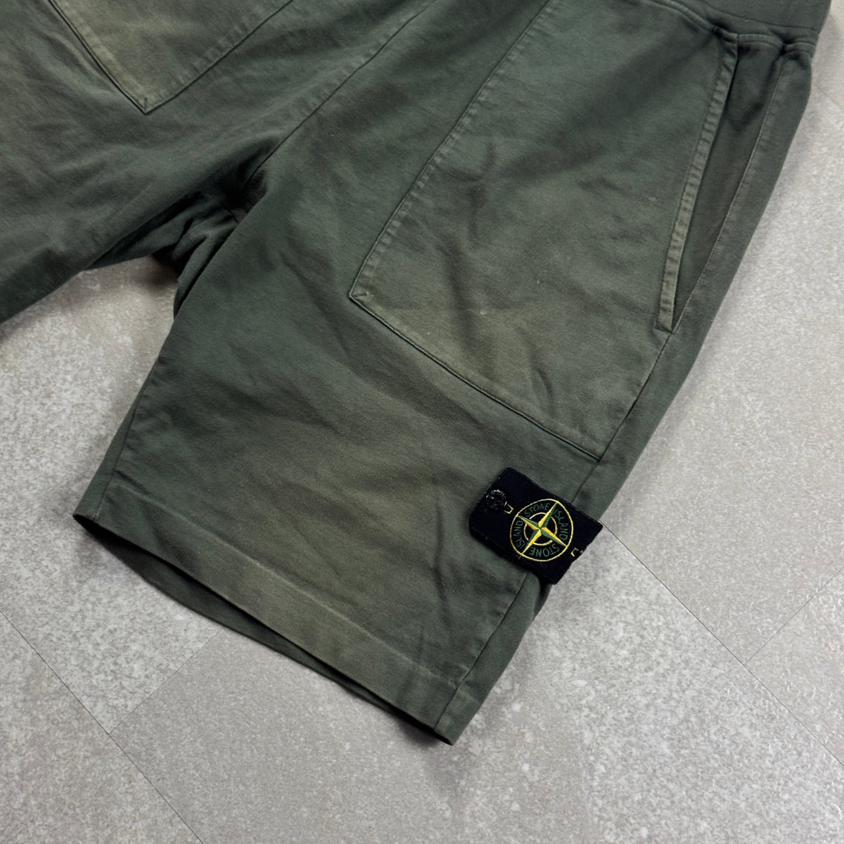 Stone Island Shorts (L)