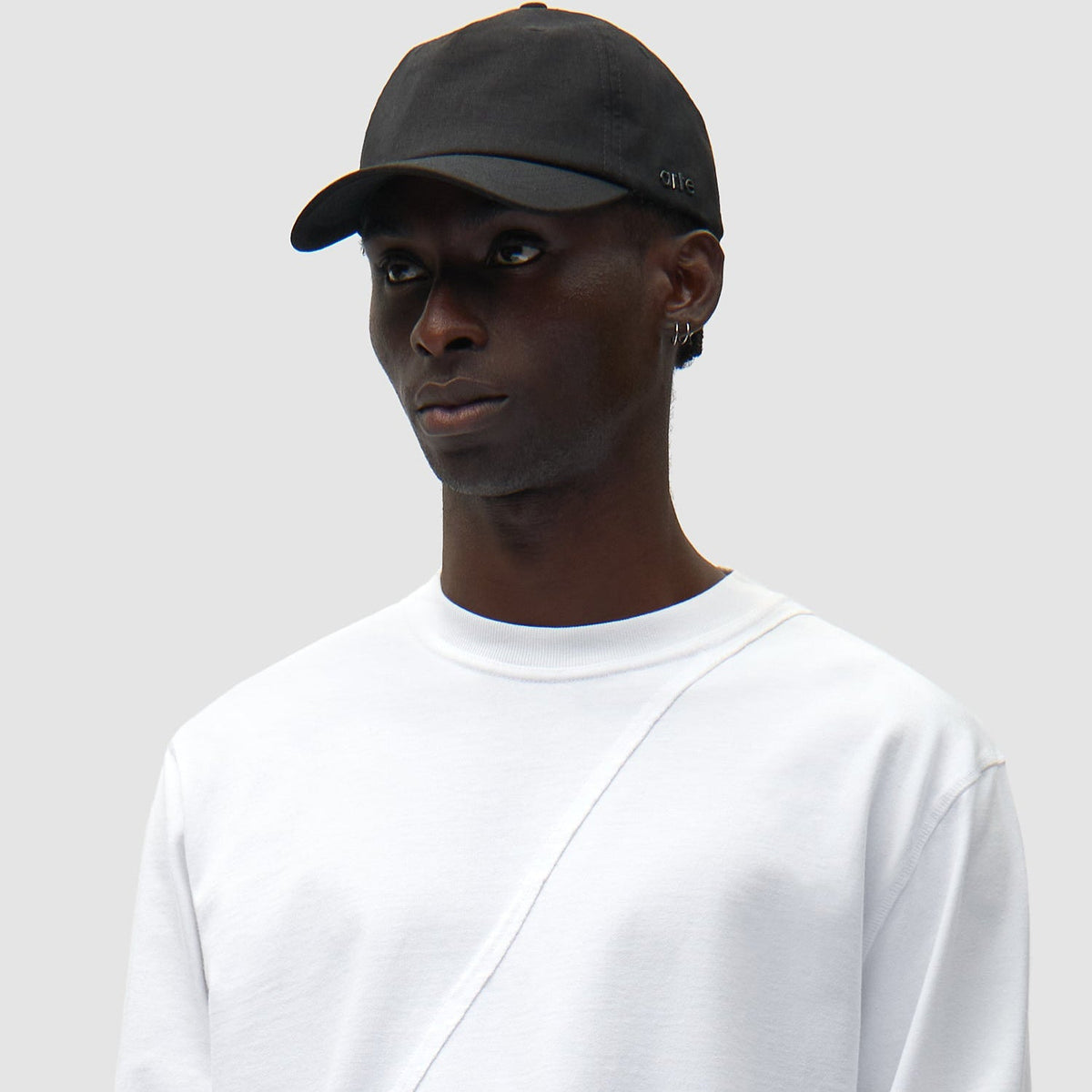 Arte Linen Cap: Black