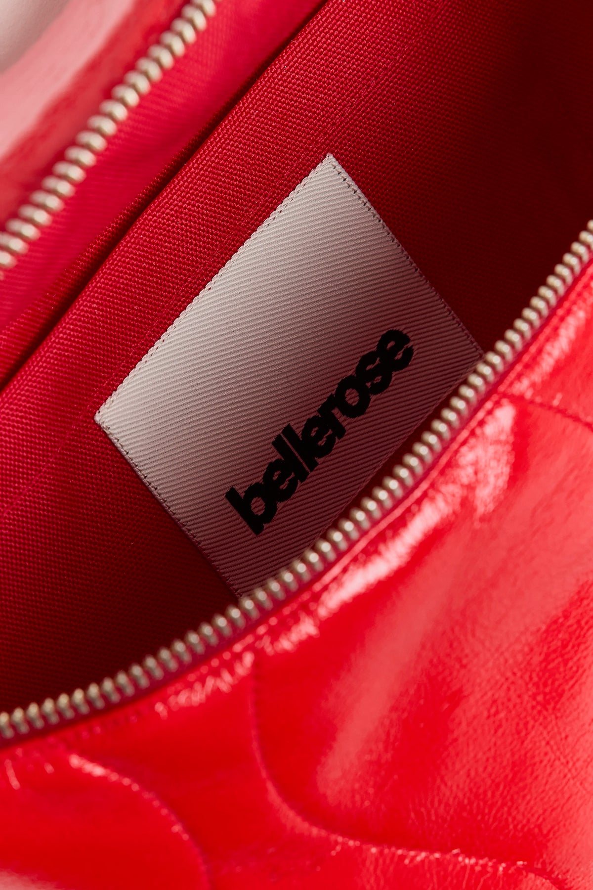Hosie sling bag (252 / W / SANGUINE)