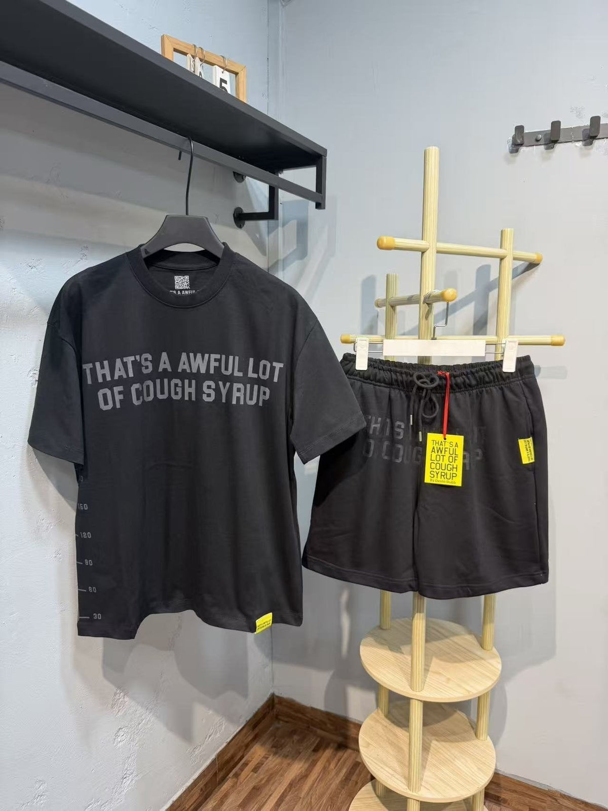 THAT'S A AWFUL LOT OF COUGH SYRUP Graphic Short-Sleeve Set