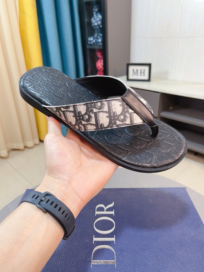 Dior Patterned Strap Thong Sandals - Textured Outsole
