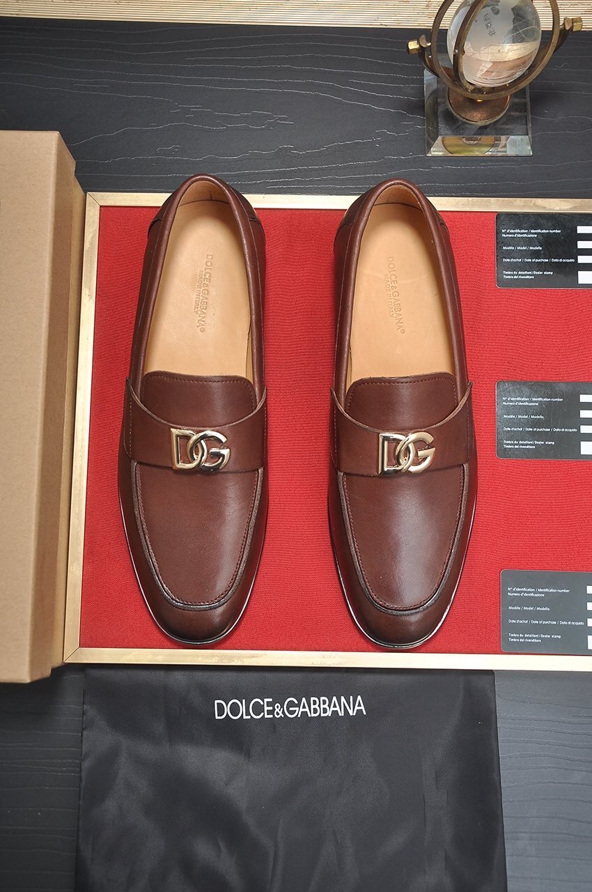 Dolce & Gabbana Leather Logo-Hardware Loafers