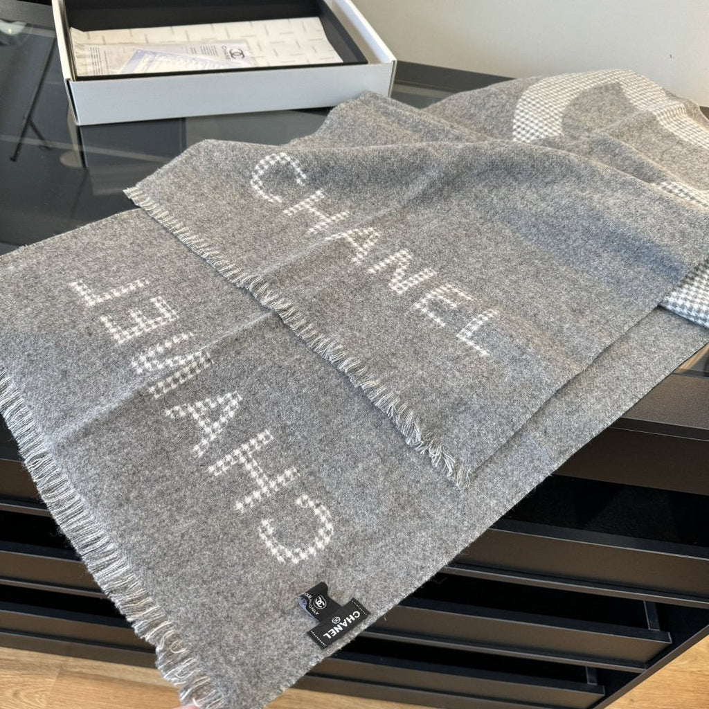 Chanel Two-Tone Houndstooth Fringe Scarf