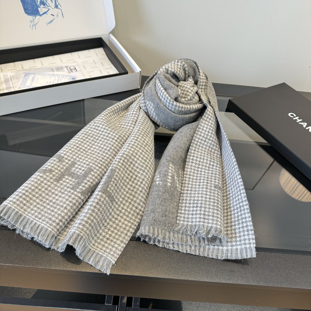 Chanel Two-Tone Houndstooth Fringe Scarf